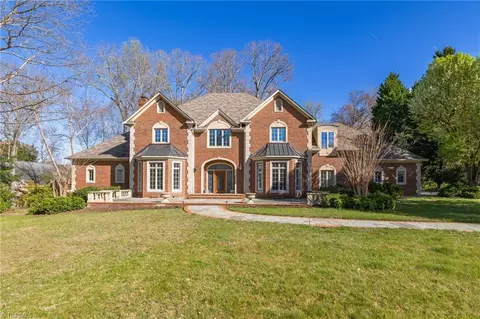 2900 N Turner Grove Dr, Greensboro, NC 27455