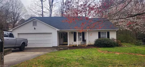 6803 River Hills Dr, Greensboro, NC 27410