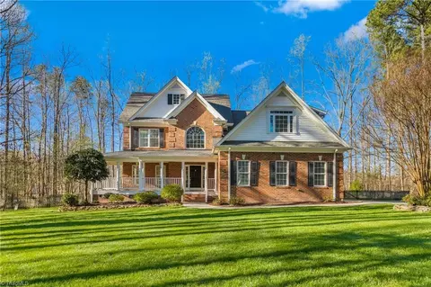 3810 Summit Lakes Dr, Browns Summit, NC 27214