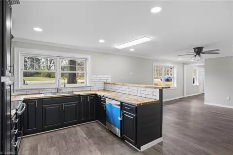 2032 Falcon Rd, East Bend, NC 27018