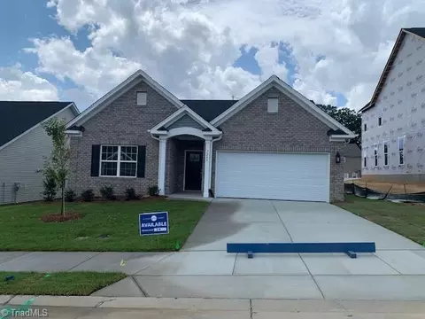 7266 Huntgate Dr, Kernersville, NC 27284