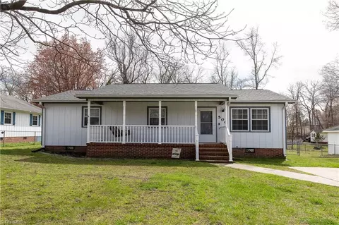 506 Roosevelt Ave, Thomasville, NC 27360
