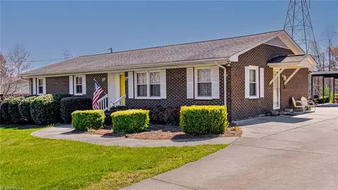 2802 Peace Haven Dr, Pleasant Garden, NC 27313
