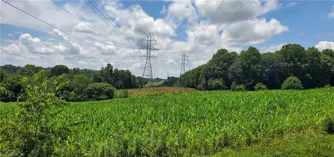 402 Mathis Mill Rd, Roaring River, NC 28669