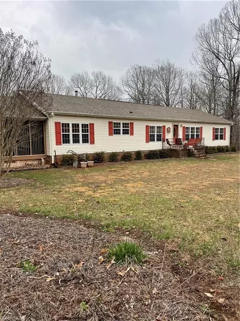1611 Nc Highway 704, Madison, NC 27025