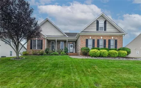 1724 Castle Peak Dr, Rural Hall, NC 27045