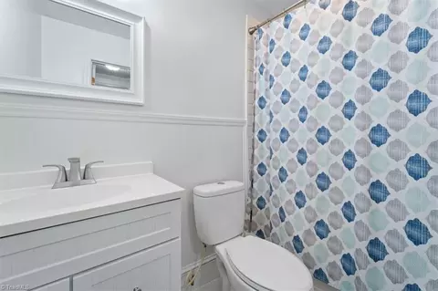Bath - 619 Hedrick Ave, High Point, NC 27262 photo 2 of 2