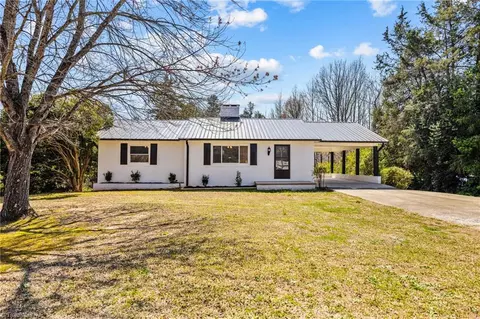 360 Oak View Ln, Asheboro, NC 27205