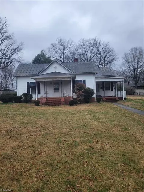 512 Murphy St W, Madison, NC 27025