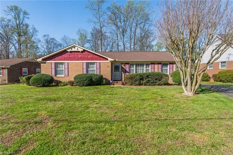 3025 Wellingford Dr, High Point, NC 27265