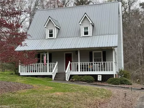 389 Georgetown Rd, Winston Salem, NC 27107