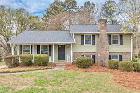 140 Summerglen Dr, Lewisville, NC 27023