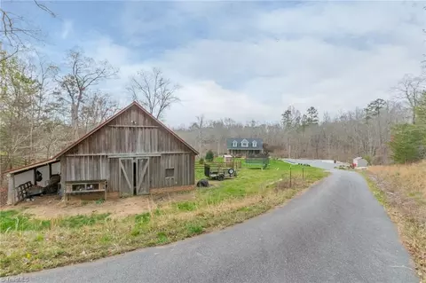 Exterior - 3527 Thayer Rd, Trinity, NC 27370 photo 5 of 7