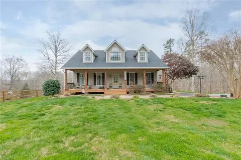 Exterior - 3527 Thayer Rd, Trinity, NC 27370 photo 2 of 7