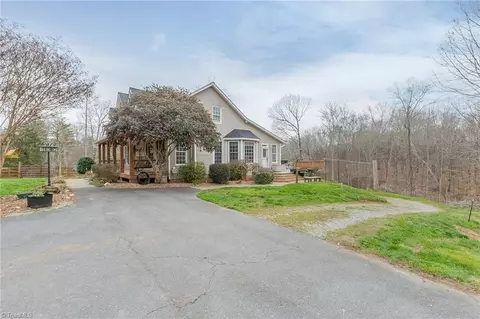 Exterior - 3527 Thayer Rd, Trinity, NC 27370 photo 3 of 7