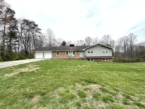 323 Glenn Dancy Rd, Hays, NC 28635