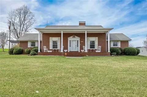 265 Mountain View Rd, King, NC 27021
