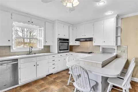 Kitchen - 265 Mountain View Rd, King, NC 27021 photo 2 of 4