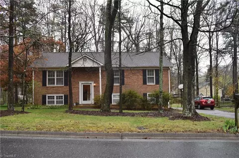 1123 Pepper Hill Rd, Greensboro, NC 27407