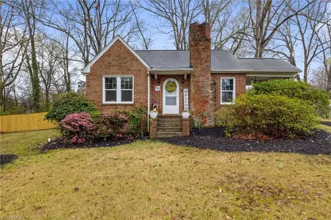 302 Balfour Ave E, Asheboro, NC 27203