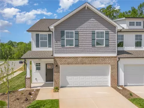 901 Cannon Crossing Cir, Greensboro, NC 27410