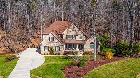 4910 Little Oak Dr, Greensboro, NC 27410