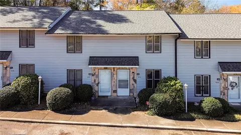 910 Ridge Ct S, Winston Salem, NC 27107