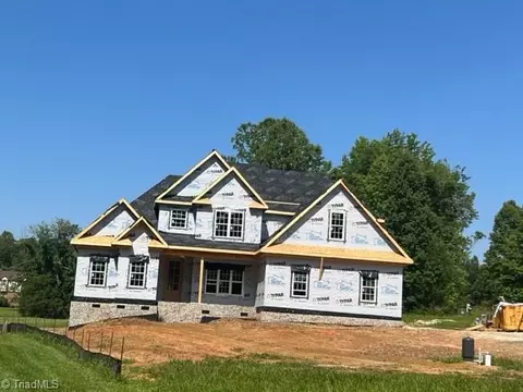 7598 Whitaker Dr, Summerfield, NC 27358