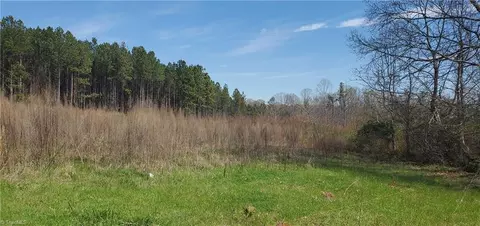173 Alexander Farm Rd, Harmony, NC 28634