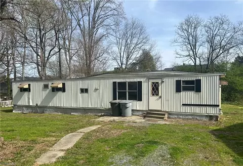 224 Roseboro Dr, Asheboro, NC 27203