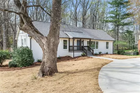 351 Pineridge Dr, Winston Salem, NC 27104