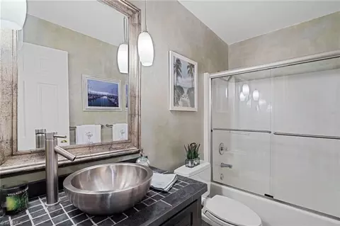 Bath - 1815 Brunswick Ct, High Point, NC 27262 photo 3 of 3