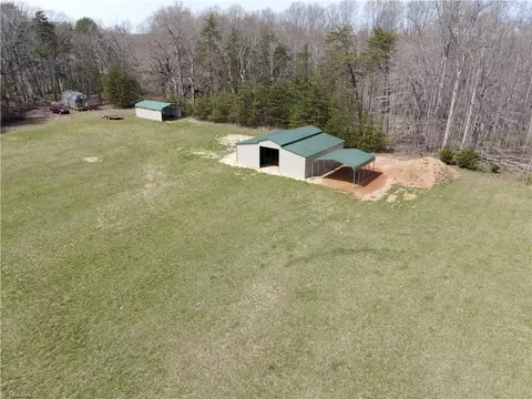 1784 Locust Grove Rd, Westfield, NC 27053