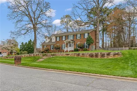 3840 Sandlewood Rd, High Point, NC 27265