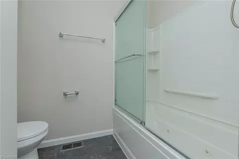 Bath - 304 Mitchell Ridge Rd, Elkin, NC 28621 photo 5 of 5