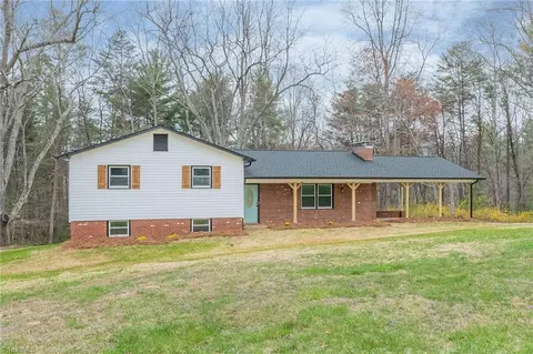 304 Mitchell Ridge Rd, Elkin, NC 28621