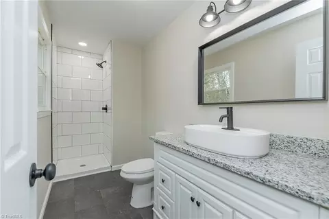 Bath - 304 Mitchell Ridge Rd, Elkin, NC 28621 photo 1 of 5