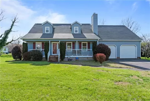 201 Creeksedge Ct, Winston Salem, NC 27105