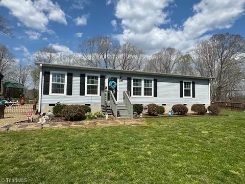 3374 Old Julian Rd, Whitsett, NC 27377