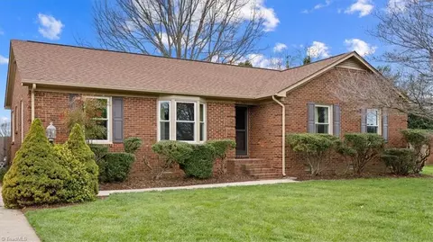 3203 High View Cir, Greensboro, NC 27410
