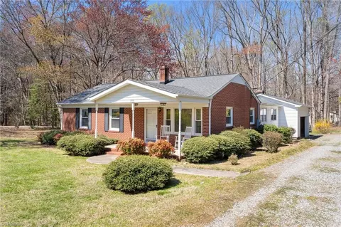 1400 Nc Highway 150, Summerfield, NC 27358