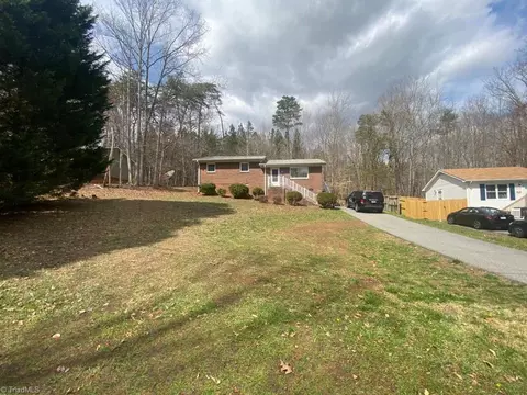 1032 Haywood St, Eden, NC 27288
