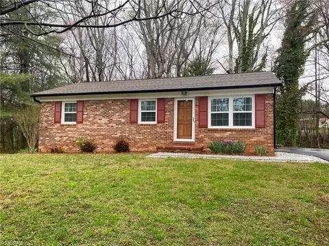 120 Sarah St, Mount Airy, NC 27030