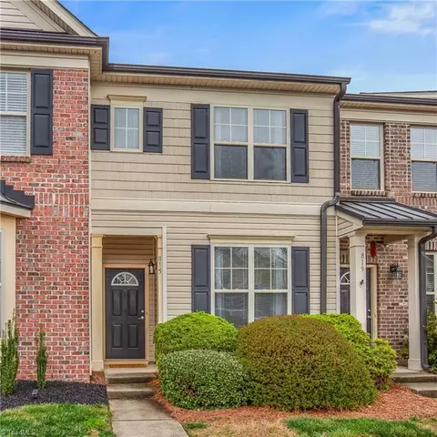 815 Federal Hall Ln, Kernersville, NC 27284