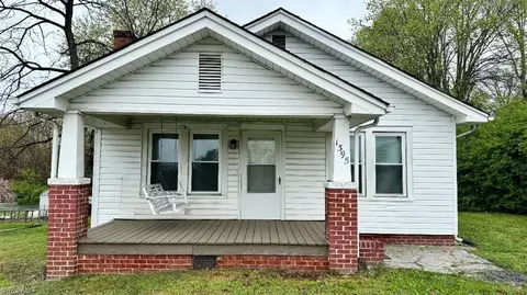 1395 Pine St E, Mount Airy, NC 27030