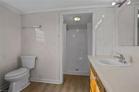 Bath - 1801 Flatrock St, Winston Salem, NC 27107 photo 5 of 5