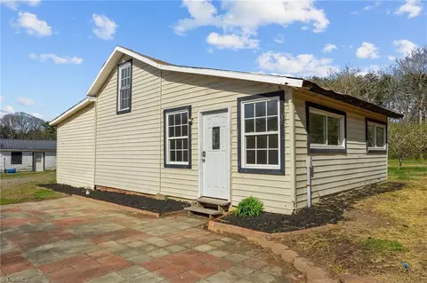 Exterior - 1801 Flatrock St, Winston Salem, NC 27107 photo 4 of 5