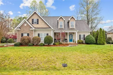 2102 Ventura Ct, Greensboro, NC 27406