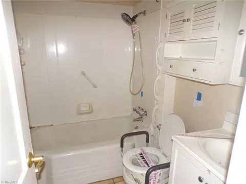 Bath - 4504 Meadowbrook Dr, Trinity, NC 27370 photo 1 of 1