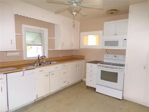 Kitchen - 4504 Meadowbrook Dr, Trinity, NC 27370 photo 1 of 1
